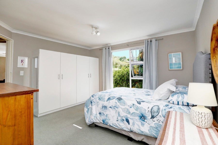 2 Bedroom Property for Sale in Loevenstein Western Cape
